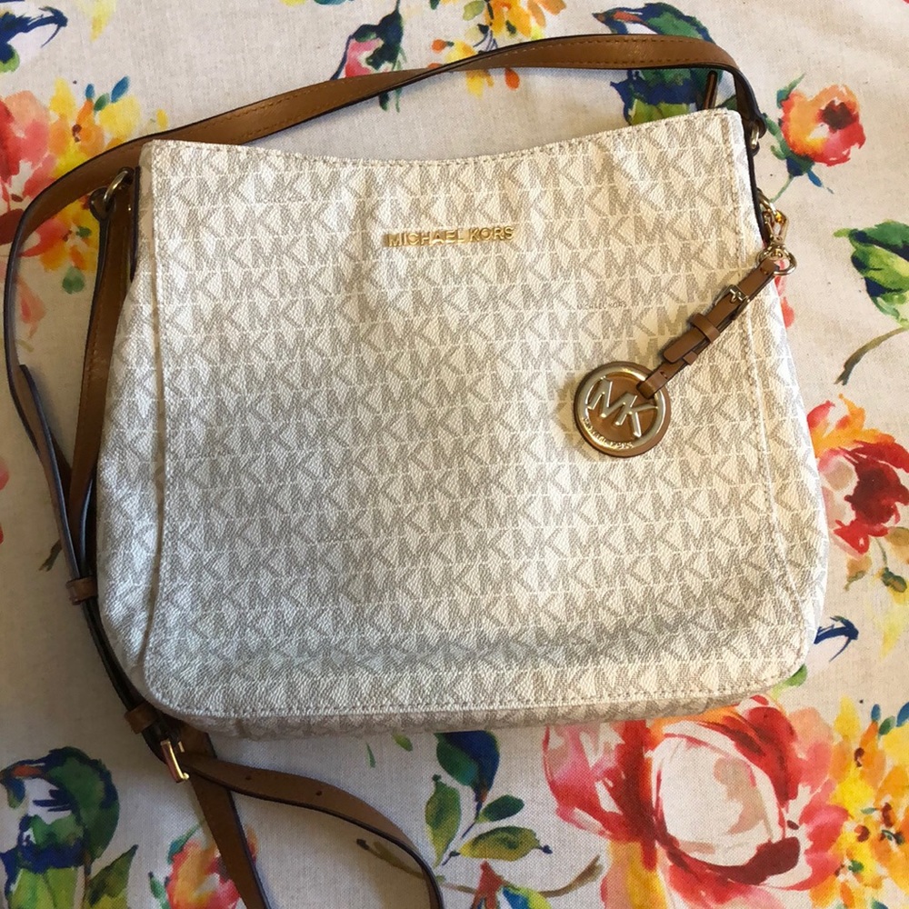 Michael Kors Jet Set Travel Messenger Vanilla
